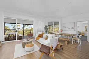 Seascape Retreat - Magnificent 5 Bedroom Home - Image 2