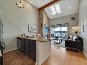 341 Edgewater Inn - Image 3