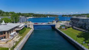 Edgewater 355 | Lakefront Condo | Downtown Charlevoix | Pool, Hot Tub, Sauna - Image 4