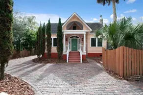 University House - 8 Bedrooms Walk to UF / Stadium - Image 3