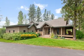 Dog Friendly Luxe Family Home | Marina, Trails - Image 3