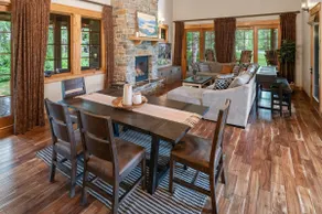 Dog Friendly Luxe Family Home | Marina, Trails - Image 2