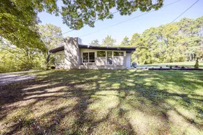 Gorgeous Renovated Home With Large & Private Lot - Image 4