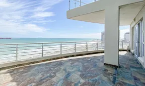 Beach penthouse-style living,self checkin,king beds - Image 5