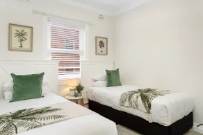 Spacious 2-Bed Apartment in the heart of Manly - Image 5