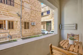 Guest-Favourite 1BR Apartment in Senglea - Image 4
