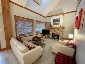 Ski-In/Ski-Out Retreat: Mountain Magic Awaits - Image 3