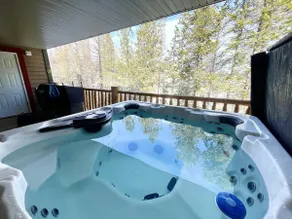 Ski-In/Ski-Out Retreat: Mountain Magic Awaits - Image 5