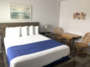 Beachgate Condo Suites - Queen Studio - Image 5