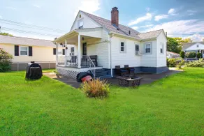 Pet-friendly Cranston Home w/ Fire Pit & Bbq! - Image 3