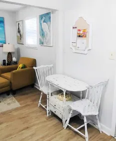 COZY-Quiet Cottage Pets Kitchen - Image 5