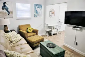 COZY-Quiet Cottage Pets Kitchen - Image 2