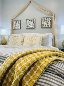 Private cozy suite in the Carriage House - Image 2