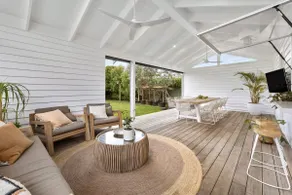 Breezy Beach Vibes 350m to the Ocean - Image 3