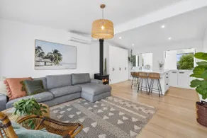 Breezy Beach Vibes 350m to the Ocean - Image 2