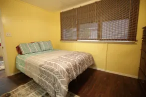 Bee Our Guest: EPH, Close to Downtown and Beach! - Image 5