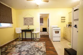 Bee Our Guest: EPH, Close to Downtown and Beach! - Image 3