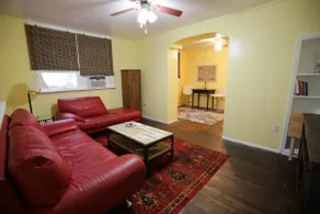 Bee Our Guest: EPH, Close to Downtown and Beach! - Image 2