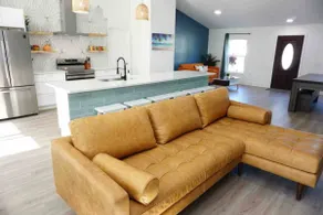 Pets Ok Boho Bungalow 10mins 2 Beach Wpool Table - Image 2