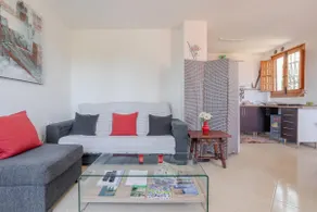 Appartement \"Luna\" avec piscine partagée, Wi-Fi, climatisation, terrasse et jardin - Image 5