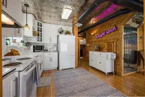 Hill Country Cabin with hot tub and dog friendly - Image 3