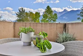 Ravens Crest Lodge - Stunning Views Perfectly Located on Main Street - Image 4