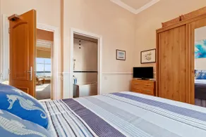 7 South Beach Court - Sea Front Apartment with Spectacular Sea Views - Image 5