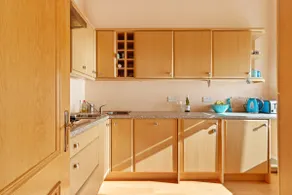 7 South Beach Court - Sea Front Apartment with Spectacular Sea Views - Image 2