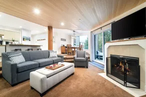 Spacious 2Bdrm, New XL Patio + Pool, Stunning View - Image 3