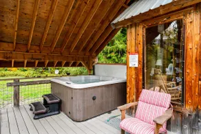 Classic log cabin w/ private river trail - Image 3