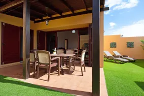 Villa 'Dayely' avec vue sur la montagne, piscine, jardin et Wi-Fi - Image 4