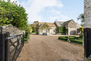 Romantic one bedroom self catering accommodation in the Cotswolds - The Hayloft - Image 5