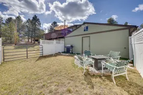 Comforting Woodland Park Home with Fire Pit! - Image 3