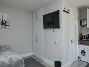 StayZo - Crofton Park - Central London refurbished Studio - Image 5
