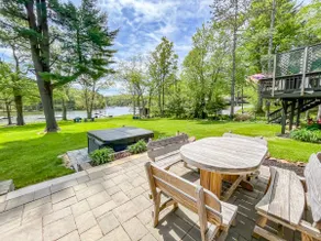 Iconic Lakefront Cottage with Hot Tub and Dock Pet friendly - Image 2