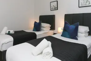 Strawberry Line, Apartment 1 - Image 3
