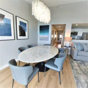 Remodeled 2 bedroom condo- right by the beach! - Image 3
