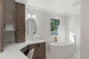 Pacific Retreat: Beautiful 3 Bedroom 2 Bonus Rooms/Generator/Hot Tub - Image 3