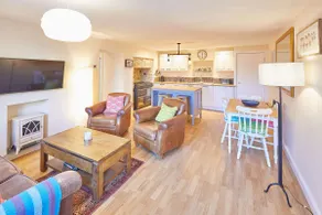 Host & Stay - The Old Dairy - Image 5
