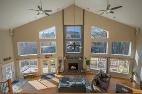 Lakeshore Retreat with Lake Lanier views & hot tub - Image 4