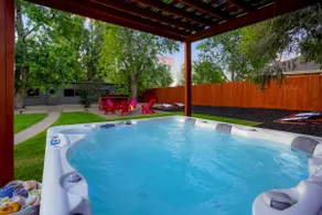 Best Experience You`ll Have! HOT TUB + FIRE PIT - 4 miles to DT - Image 4