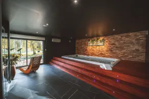 Secret-Apartment-Romantik-Whirlpool - Image 2