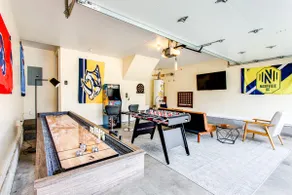 Fun-Filled Stay: Game Room*HOT TUB* - Image 4