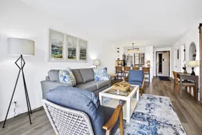 Steps to the beach, meals on the lanai, Paradise - Image 2