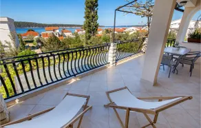 3 bedroom awesome apartment in Barbat - Image 2