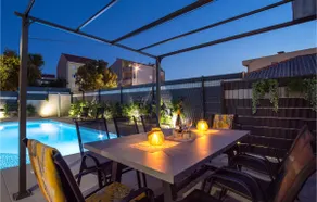 Awesome Home In Solin - Image 2