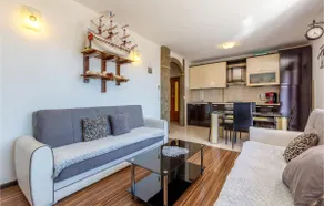 Awesome Apartment In Duce With Wifi - Image 3