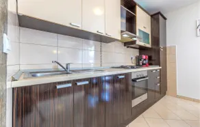 Awesome Apartment In Duce With Wifi - Image 5