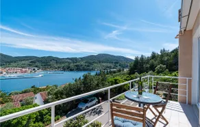 2 Bedroom Cozy Apartment In Vela Luka - Image 2