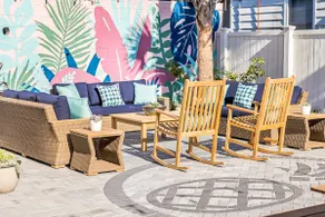 Hidden Outdoor Oasis - 1 BLOCK TO KING - Image 2